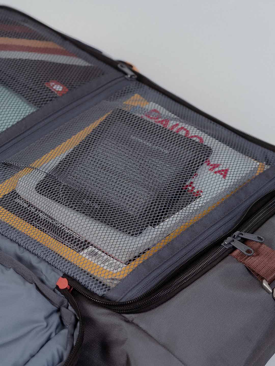 Bolsillo interno malla morral de viaje Mont 30L