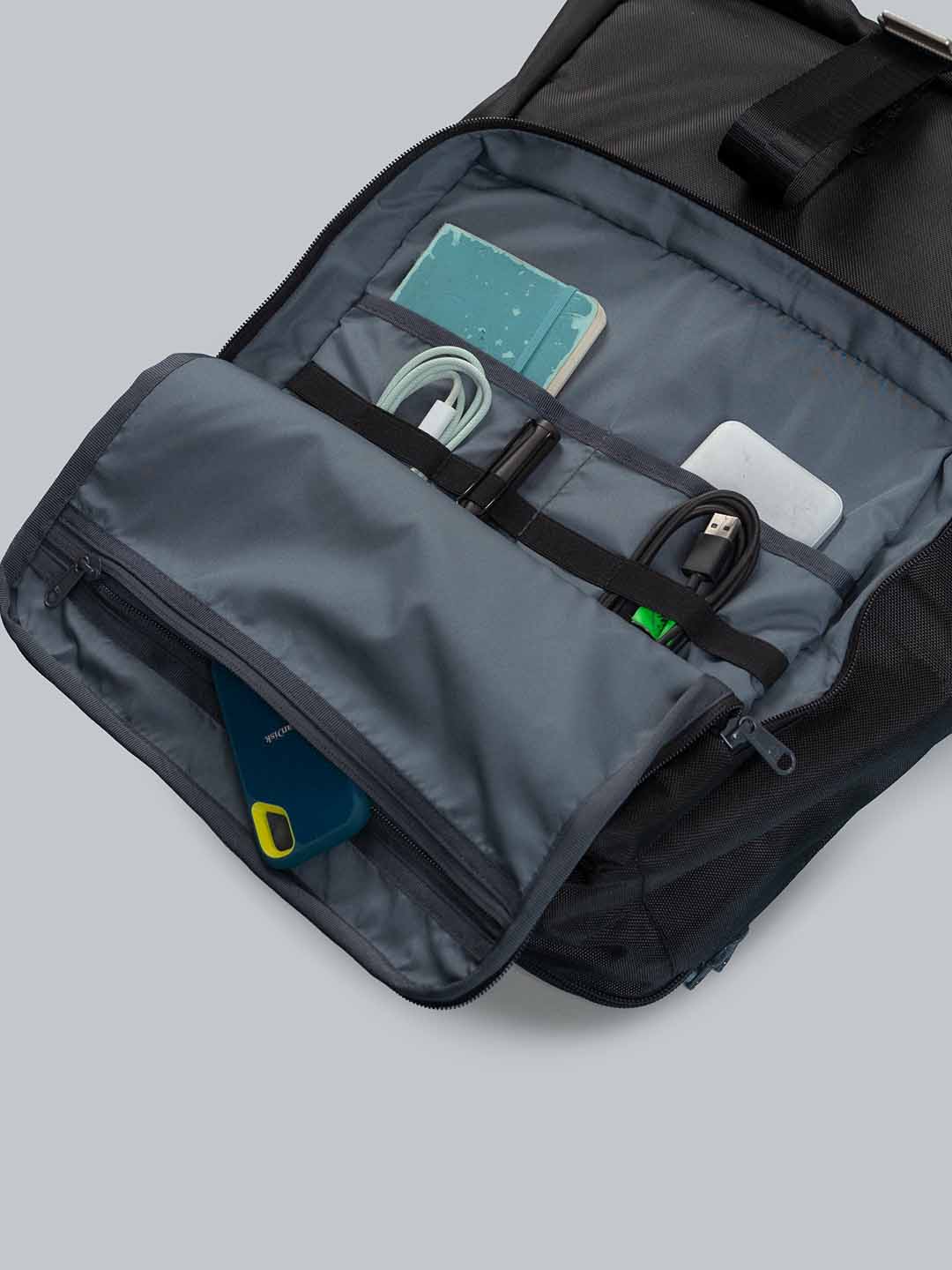Bolsillo exterior con organizador morral de viaje Mont 30L