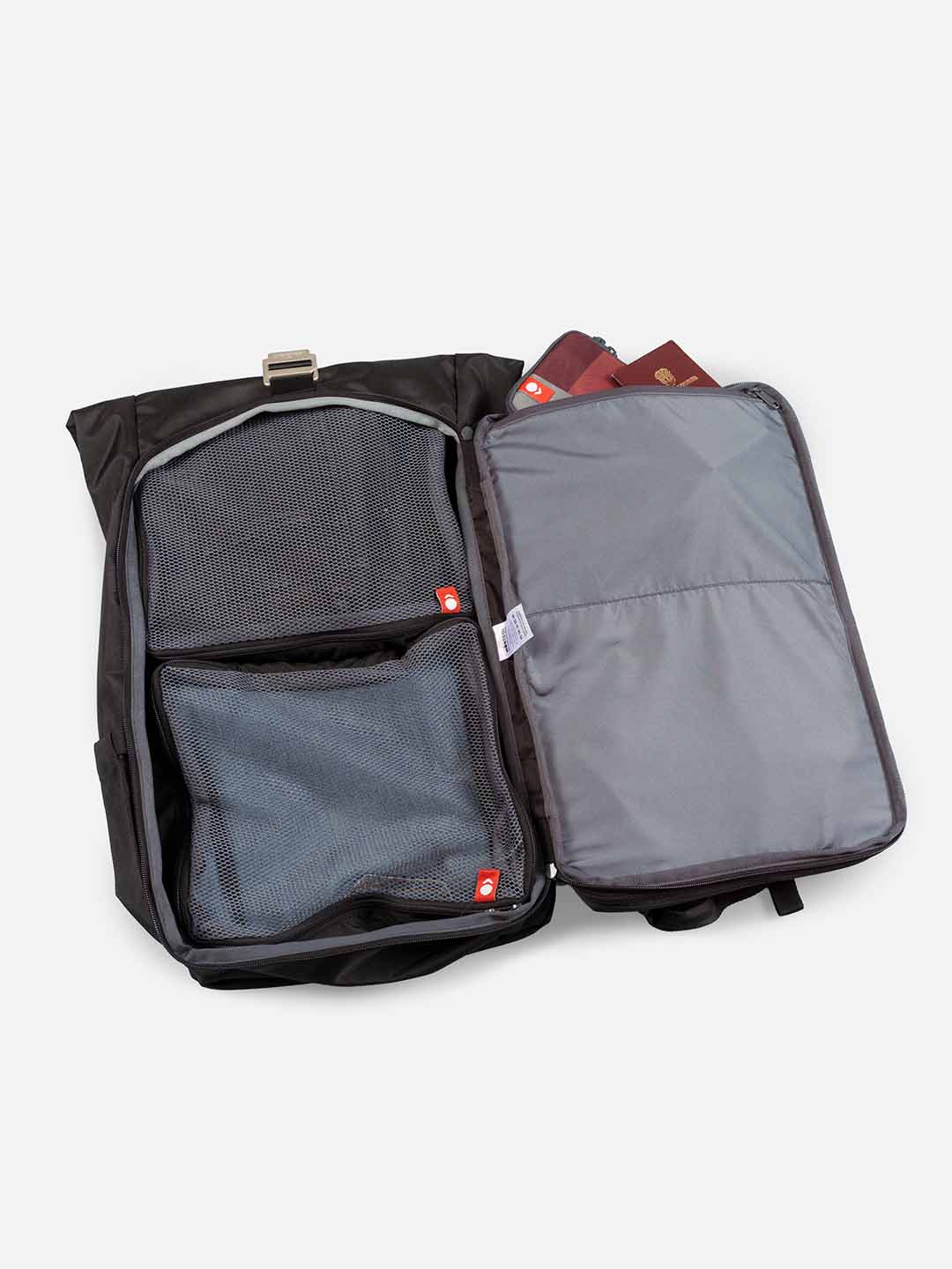 Compartimiento principal morral de viaje Mont 30L