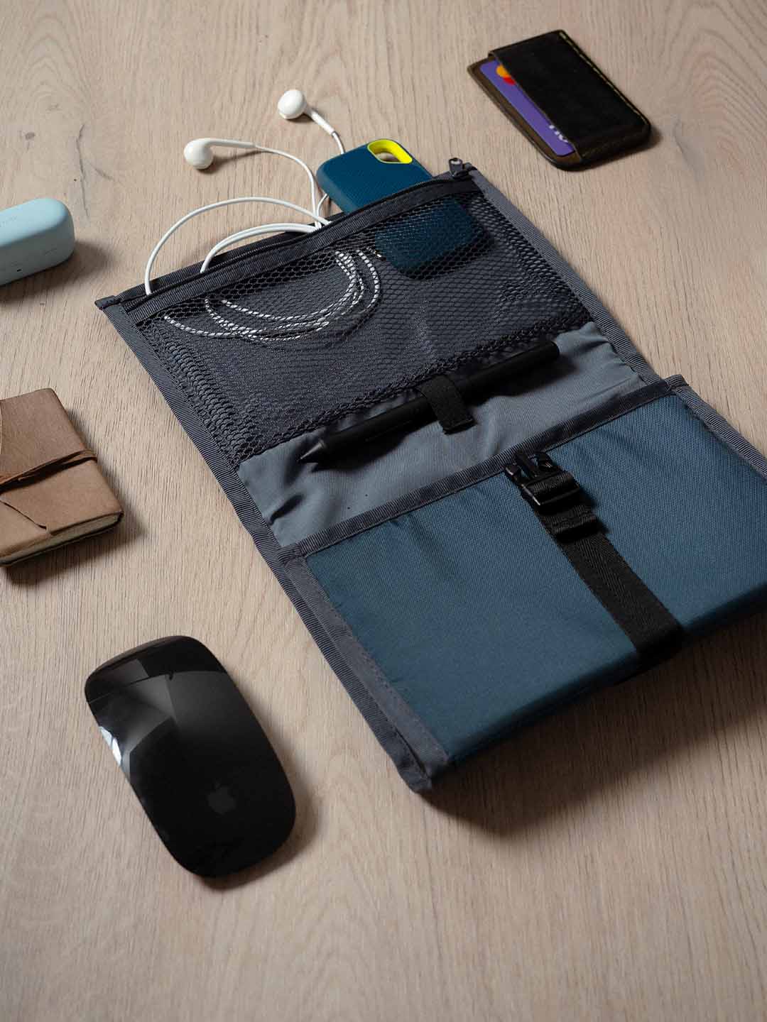 Organizador de Cables y Gadgets Abierto